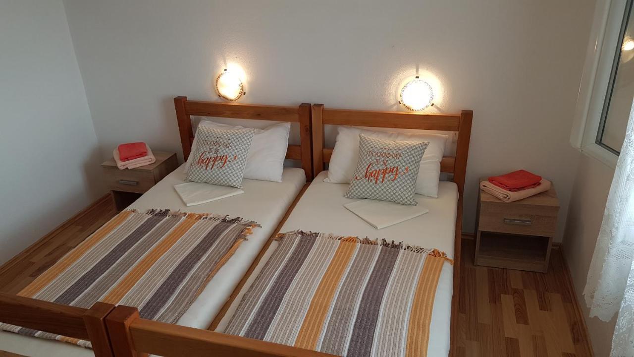 Apartman Vojaline Milna  Zewnętrze zdjęcie